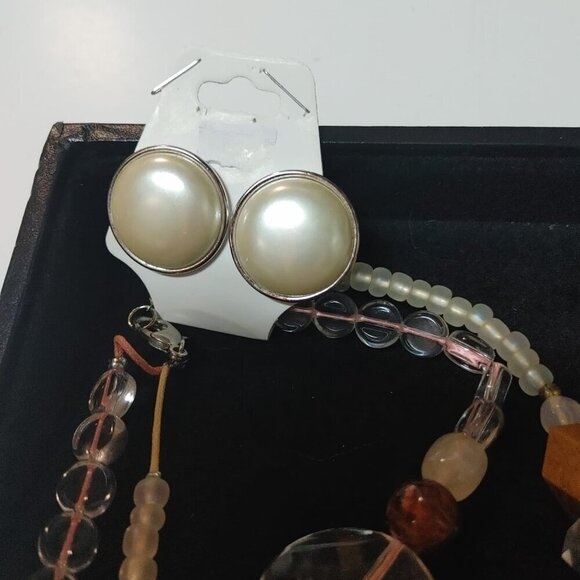 Set 3 Vintage Faux Stone Lucite Beaded Necklaces Earrings Gold Tone Multi Strand - Picture 7 of 10